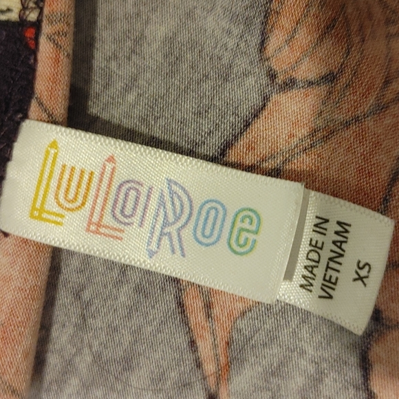 Lularoe shirt great for 🎃 - Picture 3 of 3